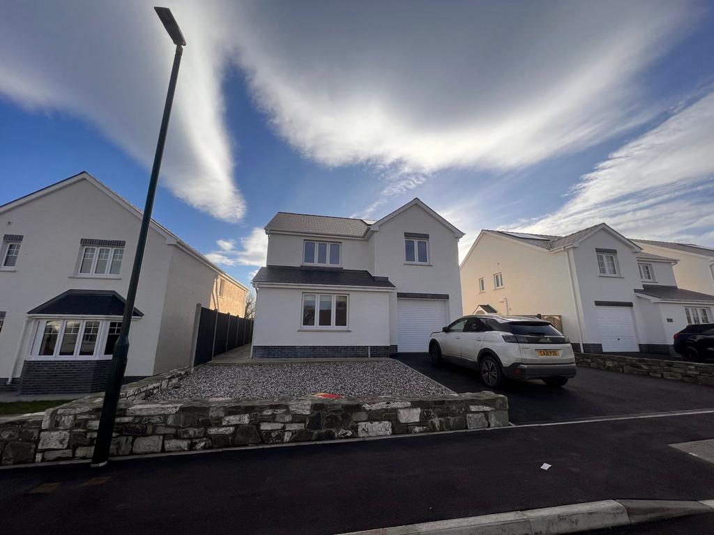 Cross Inn, Nr New Quay, SA44 4 bed detached house for sale £455,000