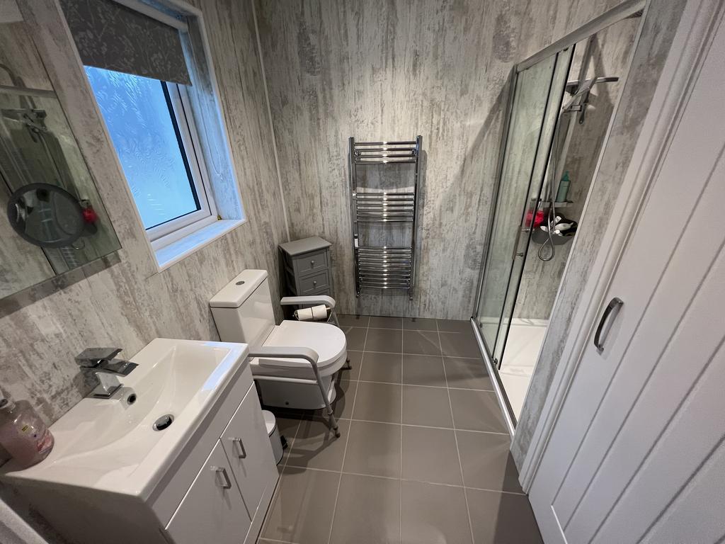 En Suite Shower Room