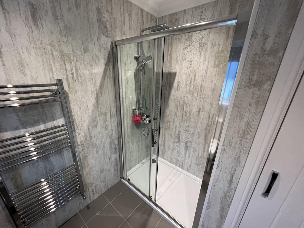 En Suite Shower Room