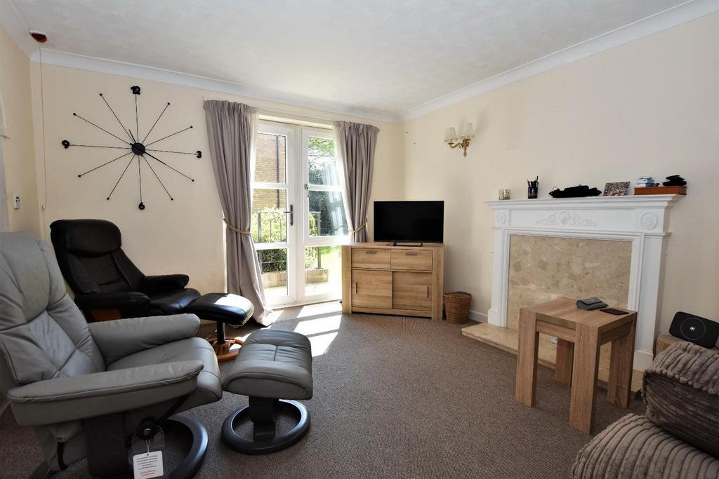 Living Room 1.JPG