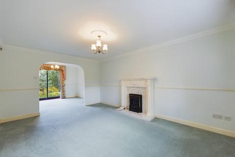 2 Oaklands, Shipley, BD18 4AY