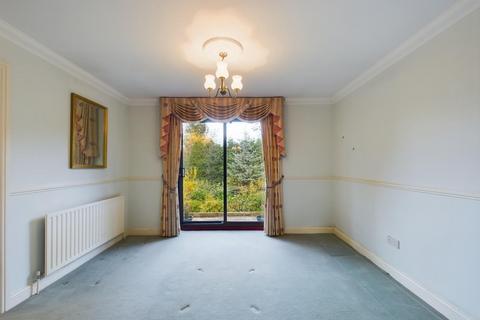 2 Oaklands, Shipley, BD18 4AY