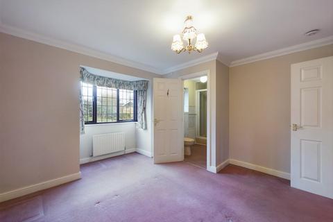 2 Oaklands, Shipley, BD18 4AY