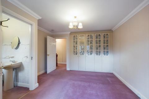 2 Oaklands, Shipley, BD18 4AY