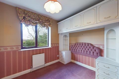 2 Oaklands, Shipley, BD18 4AY