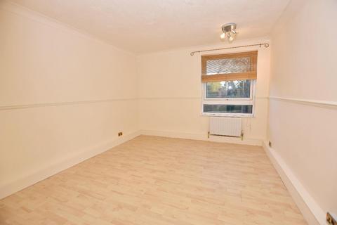 2 bedroom apartment to rent - Hawthorne Court,Bowlas Avenue,Four Oak