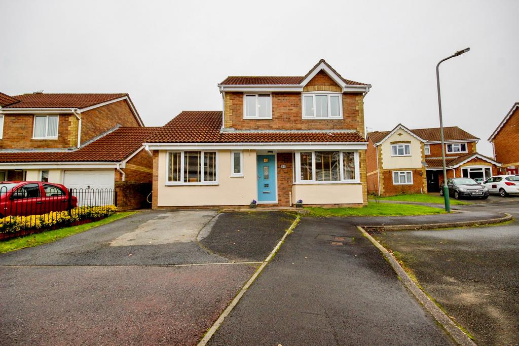 Sorrel Drive, Penpedairheol, Hengoed 3 bed detached house for sale £