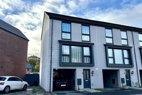 3 bedroom end of terrace house for sale - Ffordd Y Dociau, Barry
