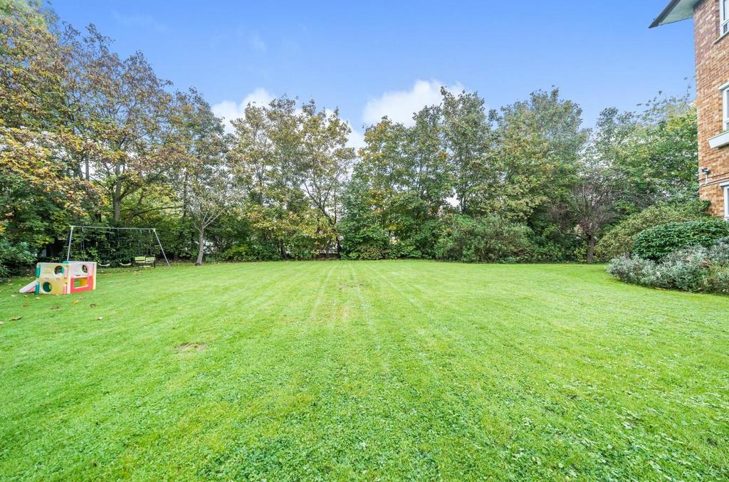 The Paddocks, Wembley Park 2 bed flat £364,950