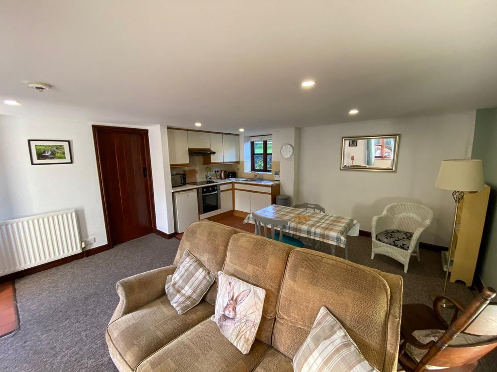TalybontonUsk, Brecon, LD3 1 bed property £675 pcm (£156 pw)