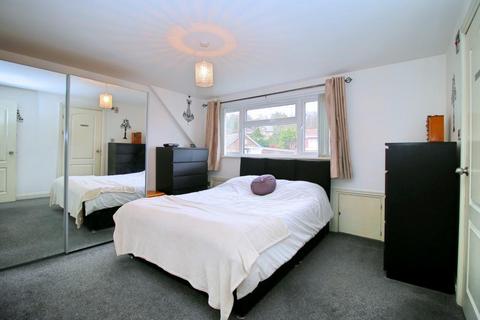 8 Yew Tree Crescent, Bradford, BD8 0AG