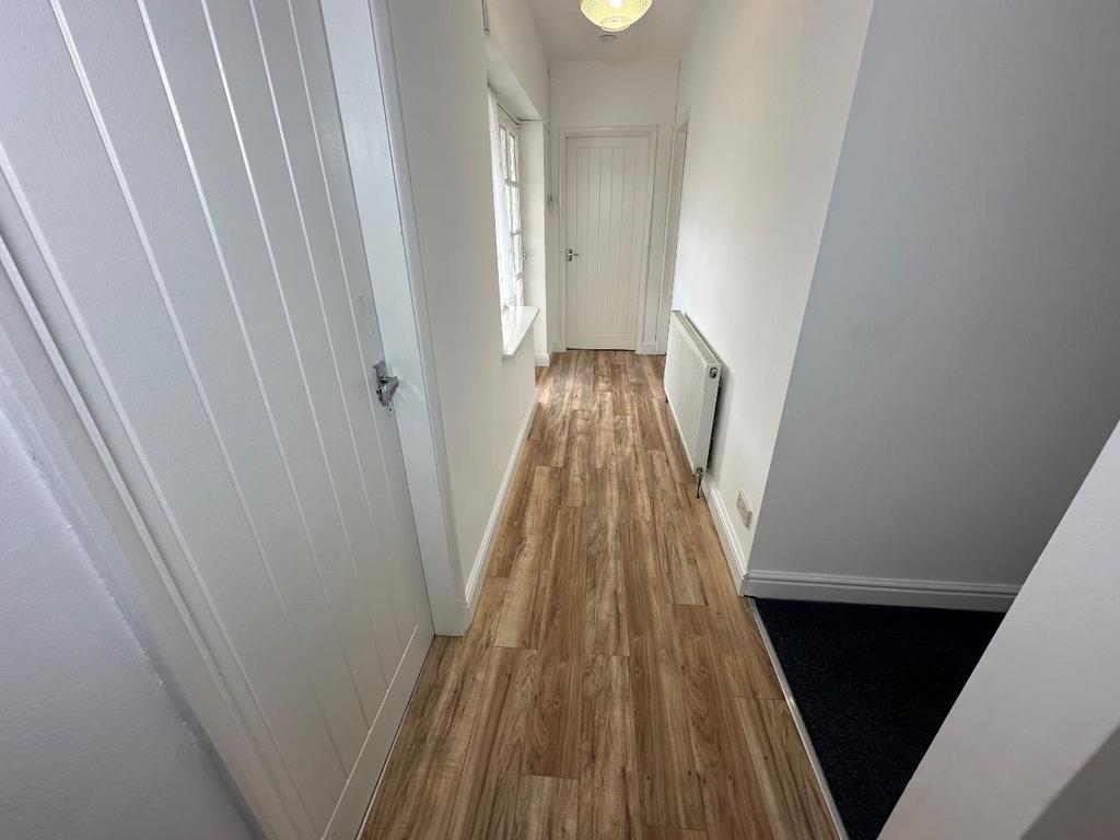 Oakside Crescent, Leicester 3 bed detached bungalow £1,400 pcm (£323 pw)