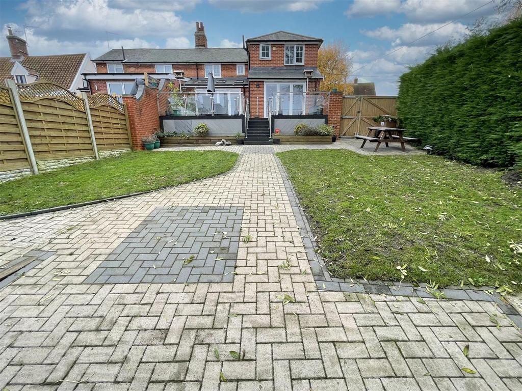 Back Lane, Washbrook, Ipswich 2 bed semidetached house for sale £395,000