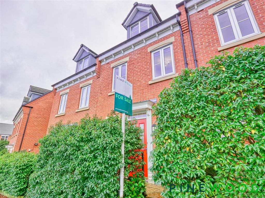 Rugby Drive, Chesterfield S41 3 bed townhouse for sale £200,000