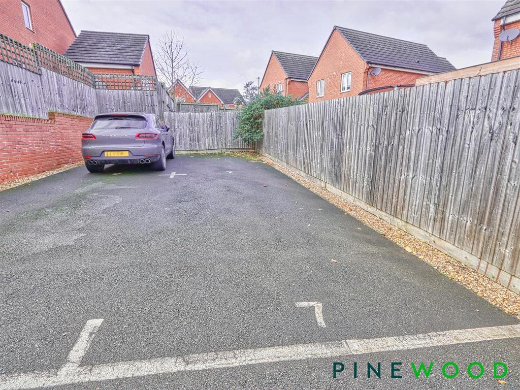Rugby Drive, Chesterfield S41 3 bed townhouse for sale £200,000