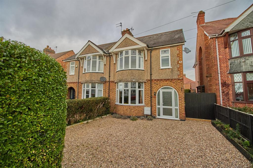 Sketchley Road, Burbage, Hinckley 3 bed semidetached house for sale
