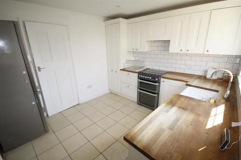 2 bedroom terraced house to rent - Station Road, Borough Green