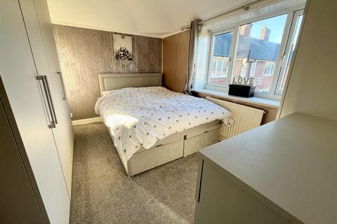 3 bedroom end of terrace house for sale - Hall Lane, Manchester