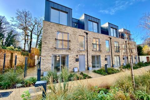 4 bedroom townhouse for sale, Luxury end townhouse in Didsbury Village