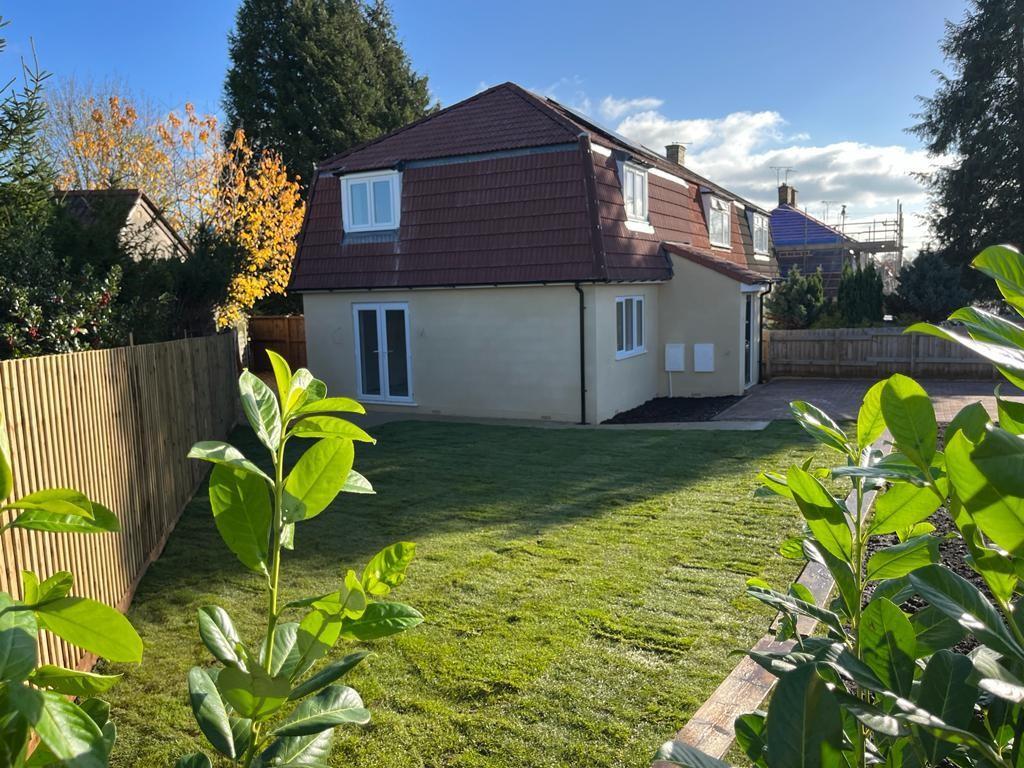 Queens Road, Warmley, Bristol, BS30 8EF 2 bed end of terrace house for sale £289,995