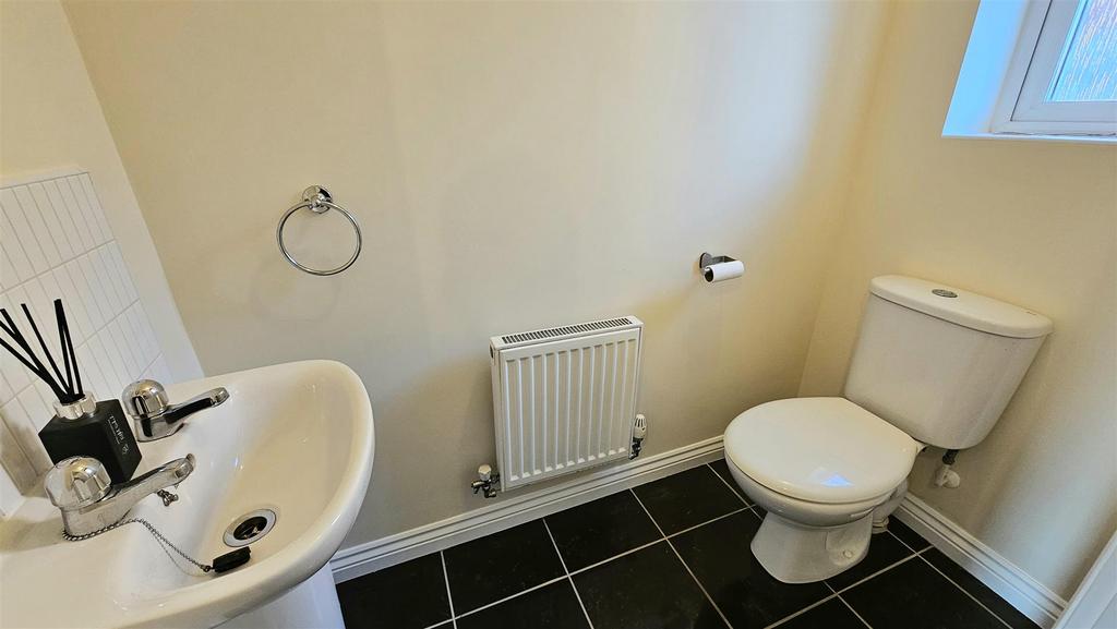 Cloakroom/WC