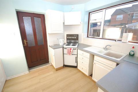 3 bedroom semi-detached house for sale, Lyndon Avenue, Garforth, Leeds