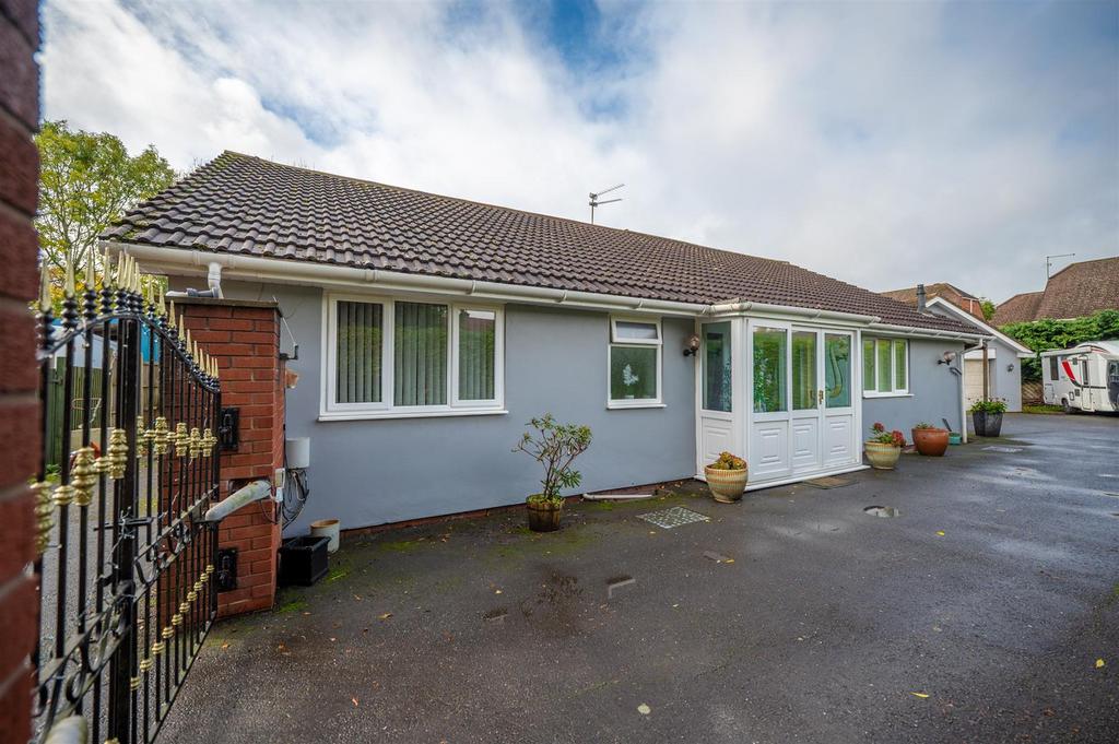 Birchfield Road, Headless Cross 3 bed detached bungalow for sale £500,000