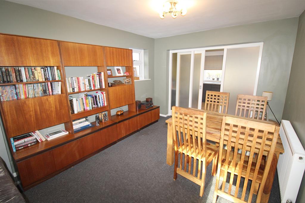 Dining area 2.jpg