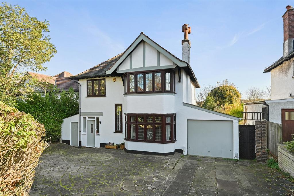 Banstead Road, Carshalton Beeches SM5 4 bed detached house £1,000,000