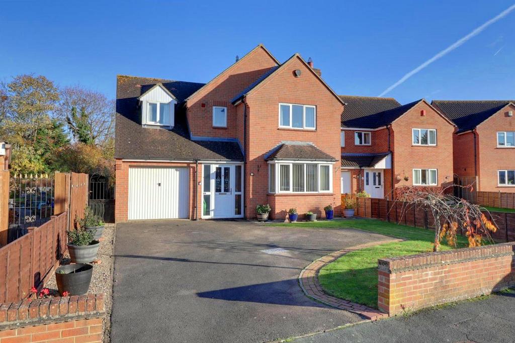Sussex Gardens, Hucclecote, Gloucester 4 bed detached house for sale