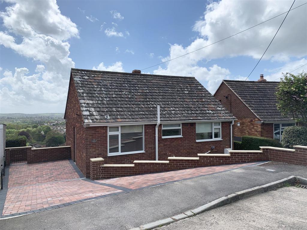Jacobs Close, Glastonbury 2 bed detached bungalow to rent £1,000 pcm