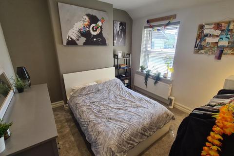 2 bedroom flat to rent - Cornerswell Road, Penarth