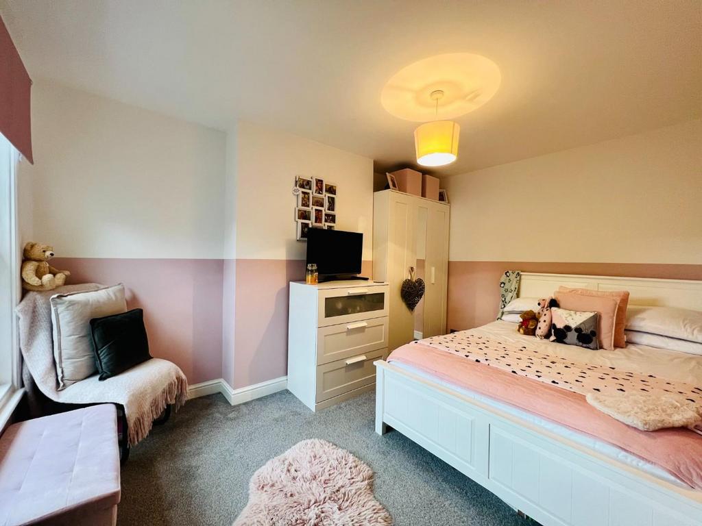 Bedroom 2.jpeg