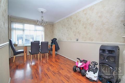 20 Rowley Gardens, Cheshunt, Waltham Cross, EN8 0SR