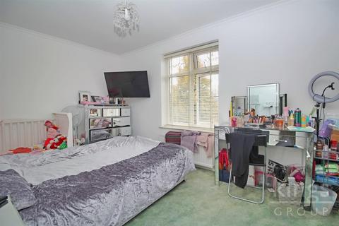20 Rowley Gardens, Cheshunt, Waltham Cross, EN8 0SR