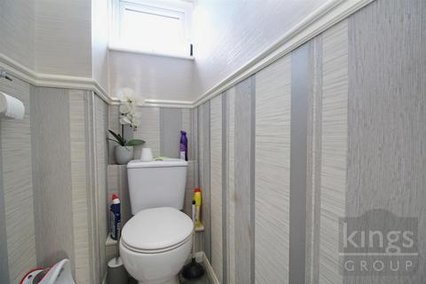20 Rowley Gardens, Cheshunt, Waltham Cross, EN8 0SR
