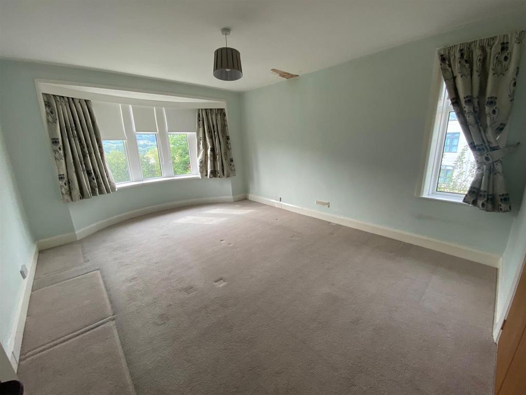 Bedroom 1.jpg