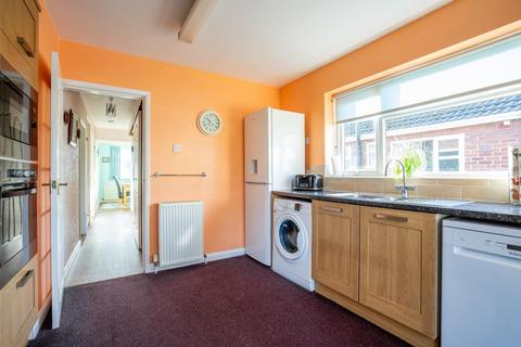 3 bedroom semi-detached bungalow for sale - Melton Avenue, Rawcliffe, York