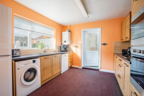 3 bedroom semi-detached bungalow for sale - Melton Avenue, Rawcliffe, York