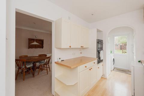 38 Danetree Road, Epsom, KT19 9RZ