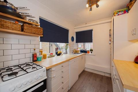 2 bedroom flat for sale, Chessington Road, Ewell