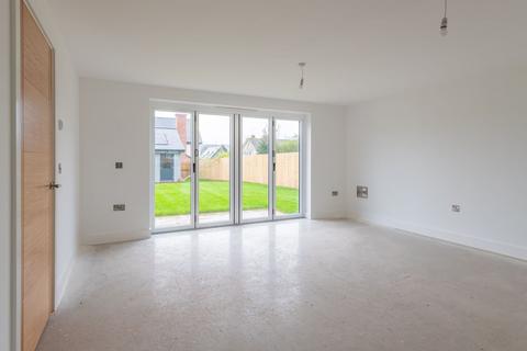 4 bedroom detached bungalow for sale, Ploughfields, Preston-On-Wye, Hereford, HR2
