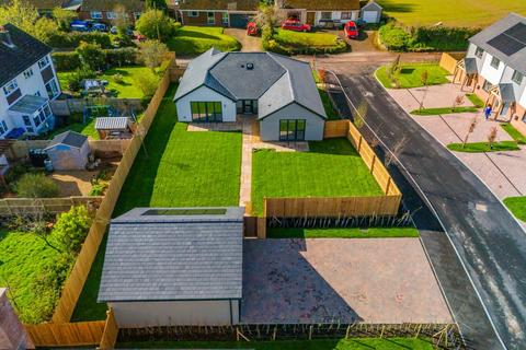 4 bedroom detached bungalow for sale, Ploughfields, Preston-On-Wye, Hereford, HR2