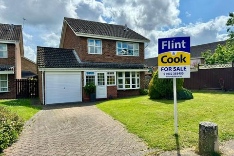 3 bedroom detached house for sale, Norbury Place, Hampton Park, Hereford, HR1