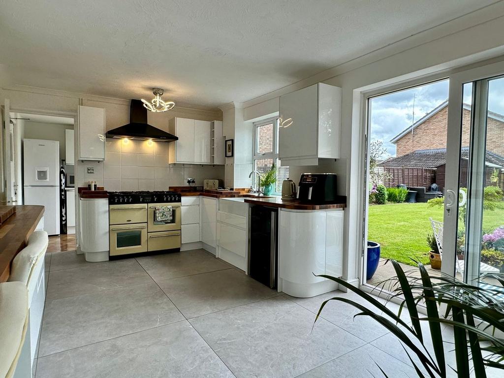Norbury Place, Hampton Park, Hereford, HR1 3 bed detached house for
