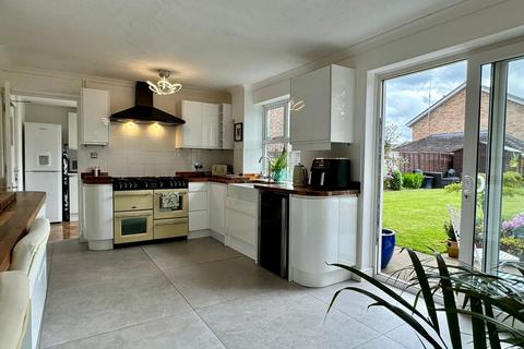 3 bedroom detached house for sale, Norbury Place, Hampton Park, Hereford, HR1