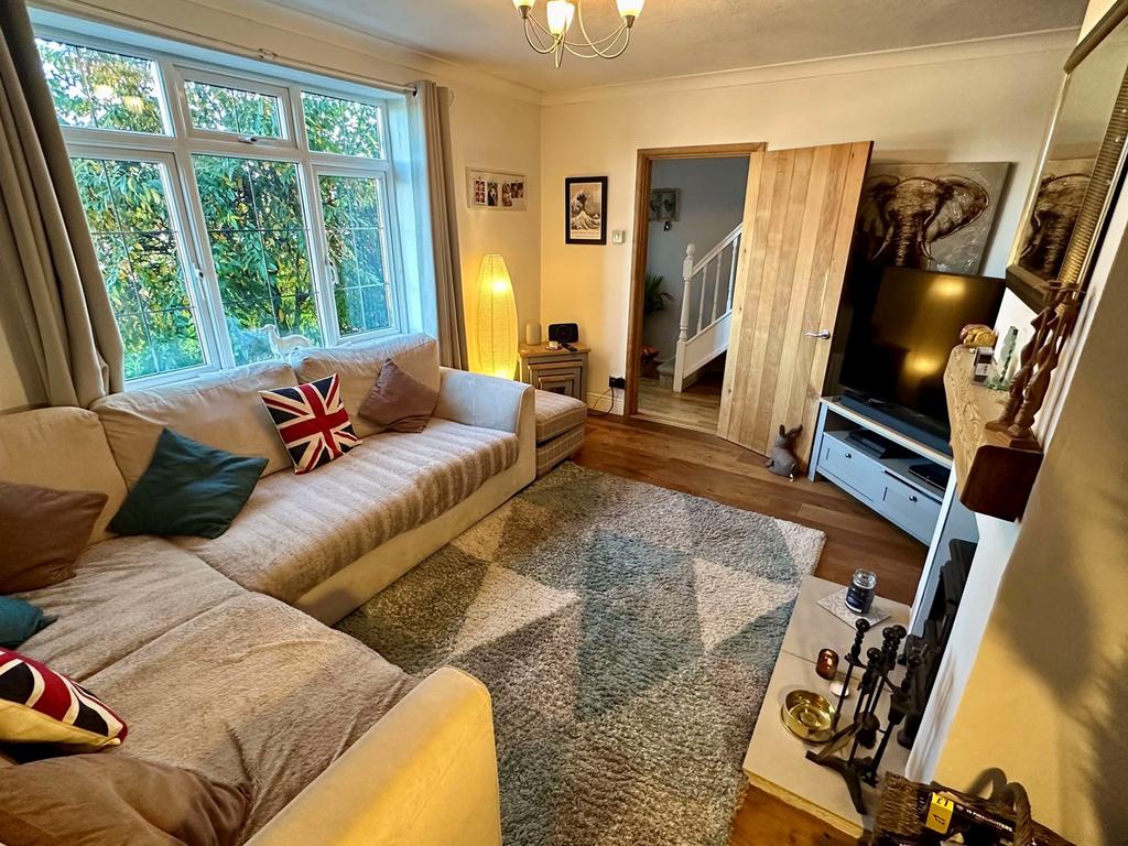 Macaulay Avenue, Whitecross, Hereford, HR4 3 bed semidetached house