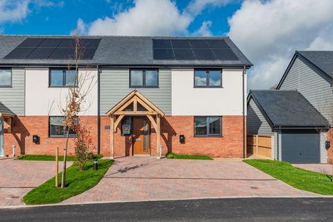3 bedroom end of terrace house for sale, Haynstone Court, Preston-On-Wye, Hereford, HR2