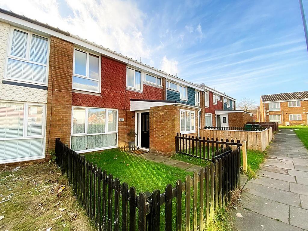 Bellshill Close, Hadrian Park, Wallsend 4 bed terraced house £135,000