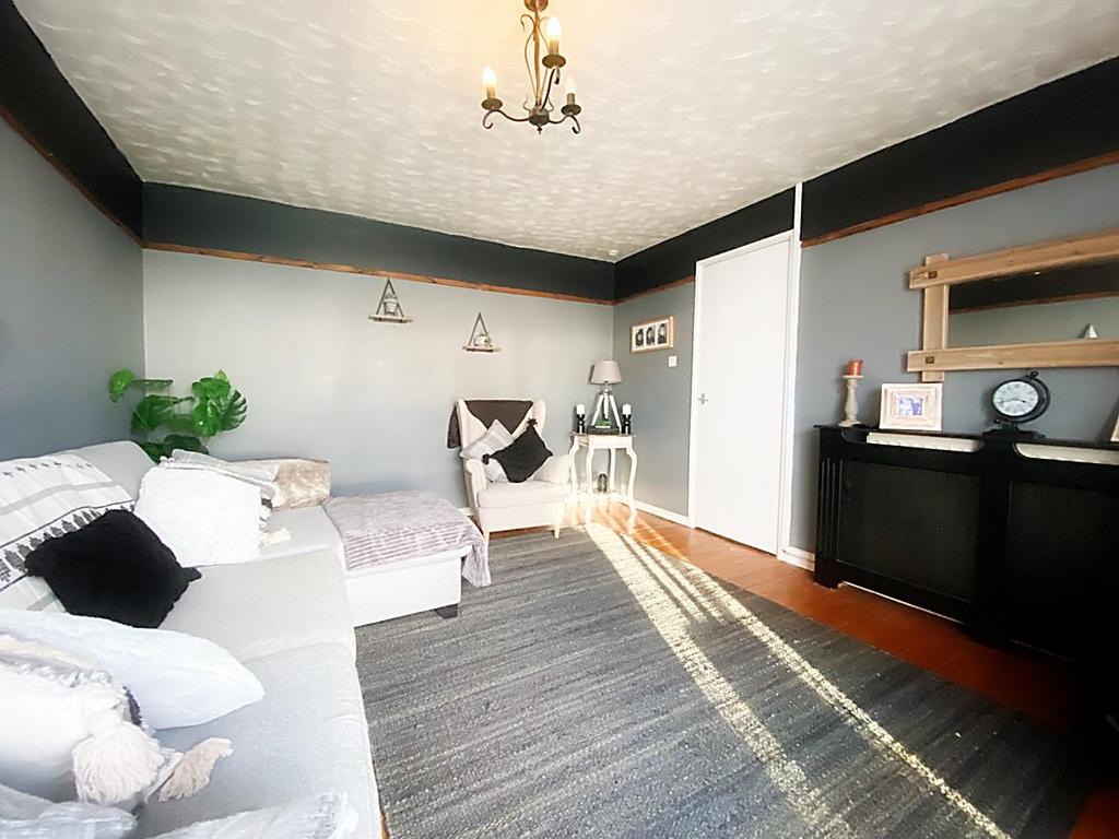 Bellshill Close, Hadrian Park, Wallsend 4 bed terraced house £135,000